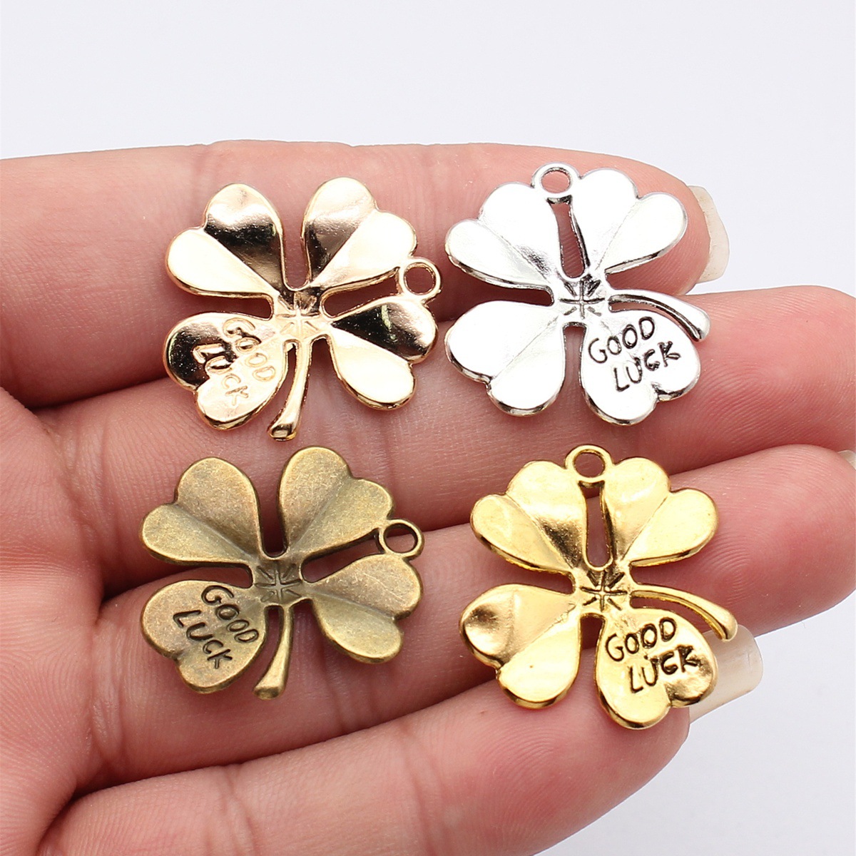Gold Leaf Foil - WYSIWYG 5pcs 28x26mm Kc Gold Color