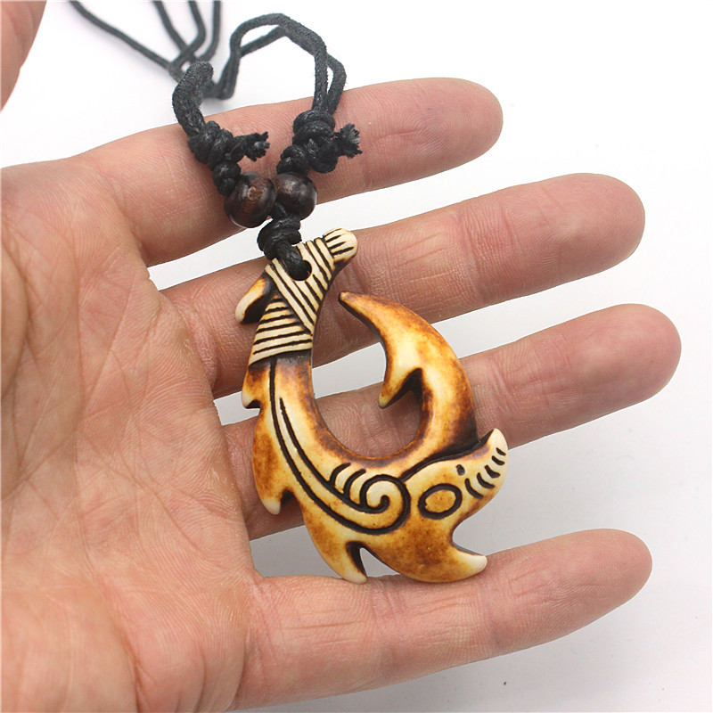 Maori Fish Hook Necklace - Res - огляд і ціна Resin Art Necklace
