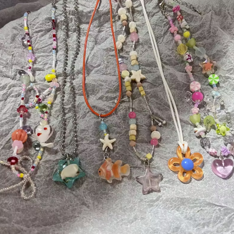 Y2K Colorful Beaded Fish Flowe - огляд і ціна Resin Art Necklace